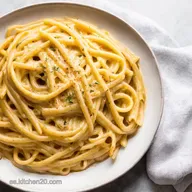 Espaguetis Carbonara Receta Original Aut&eacute;ntica y Sin Nata