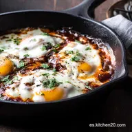 Huevos Rellenos de Bonito: &iexcl;Receta F&aacute;cil y Deliciosa!