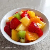 Macedonia de Frutas: Frescor Vibrante y Textura Firme