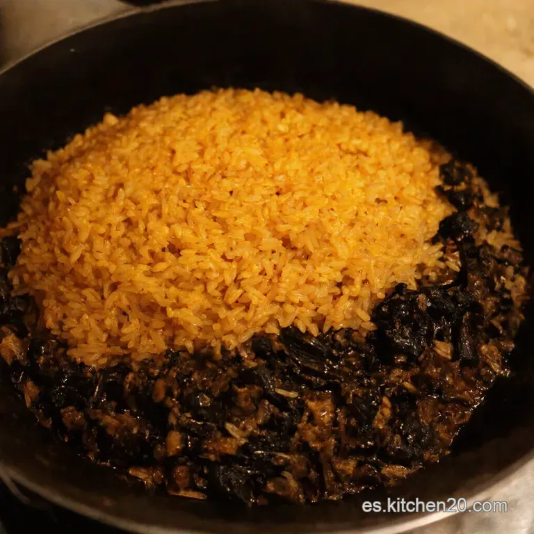 Arroz Negro Con Sepia Receta De Chiringuito presentation