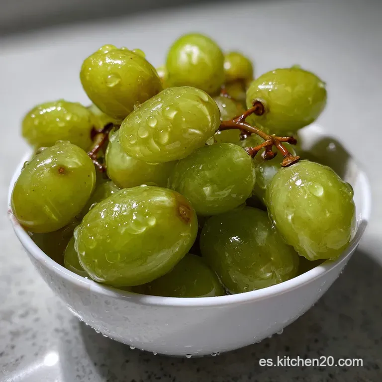 Uvas De Nochevieja: El Ritual De La Suerte Explicado presentation